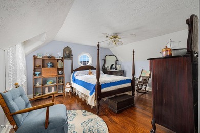 Welcome to this beautifully preserved Tennessee farmhouse - photo 47