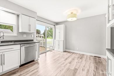 If you've been waiting for the perfect home in Lake Holiday, one - photo 10