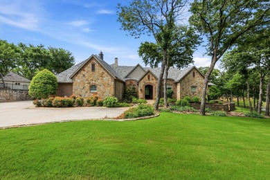Welcome home to 7 Hillview Court in the sought after - photo 5
