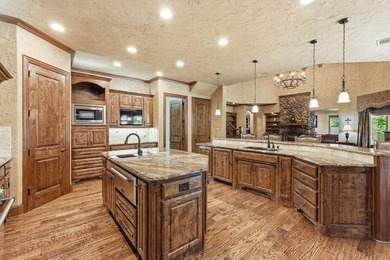Welcome home to 7 Hillview Court in the sought after - photo 7