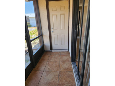 Beautifully upgraded Bright & Modern furnished 2BR 2BA First - photo 22