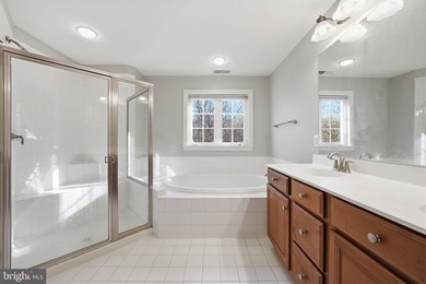Don't miss this beautifully maintained 4-bedroom, 4 bathroom - photo 22