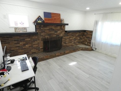 Under contract-accepting backup offers. This 3-Bedroom - photo 4