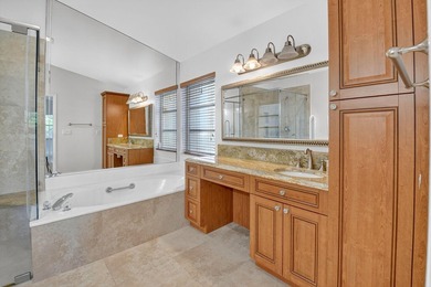 Welcome to this charming single-story residence in Palm Isles - photo 21