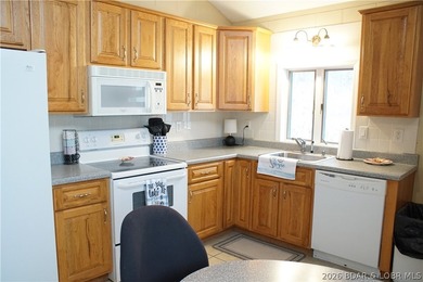 Incredible views with two beautiful homes that set the stage for - photo 26