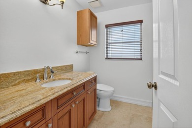 Welcome to this charming single-story residence in Palm Isles - photo 29