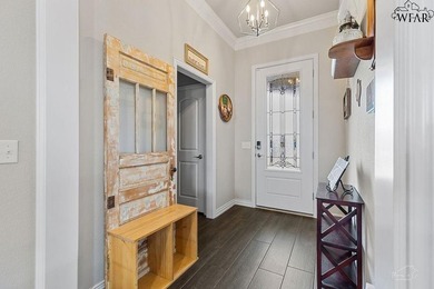 Home is priced below CAD value. Beautiful three bedroom, 2 bath - photo 4