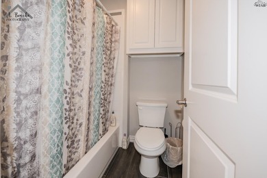 Home is priced below CAD value. Beautiful three bedroom, 2 bath - photo 7