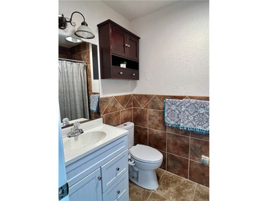 Very spacious 1 bdrm/1.5 bath split level townhome, sold fully - photo 16
