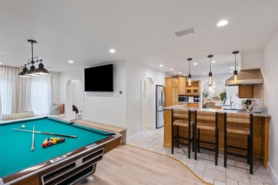 This beautiful and expansive 2,500 sqft 3 bedroom, 3 bath Farm - photo 18