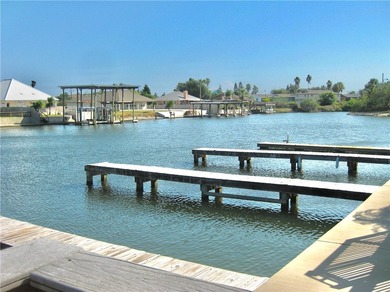 Very spacious 1 bdrm/1.5 bath split level townhome, sold fully - photo 19