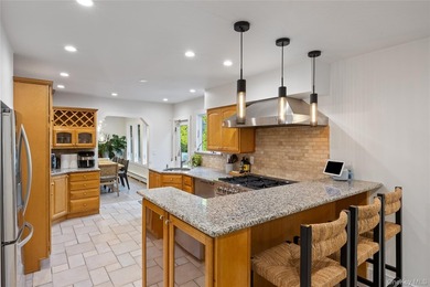This beautiful and expansive 2,500 sqft 3 bedroom, 3 bath Farm - photo 19