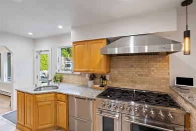 This beautiful and expansive 2,500 sqft 3 bedroom, 3 bath Farm - photo 20