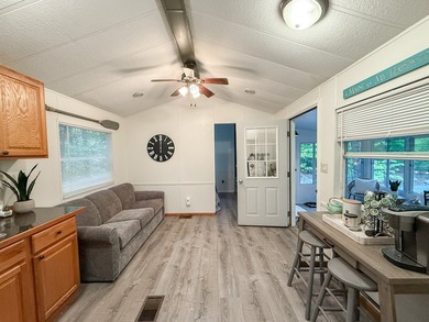 Check out this new Blue Road listing! New large sunroom Newly - photo 7