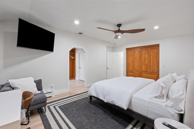 This beautiful and expansive 2,500 sqft 3 bedroom, 3 bath Farm - photo 33