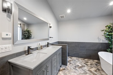 This beautiful and expansive 2,500 sqft 3 bedroom, 3 bath Farm - photo 36