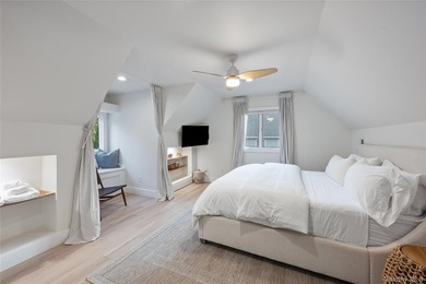 This beautiful and expansive 2,500 sqft 3 bedroom, 3 bath Farm - photo 40