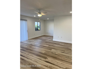 Beautiful quadplex with long-term tenants. The building is very - photo 7