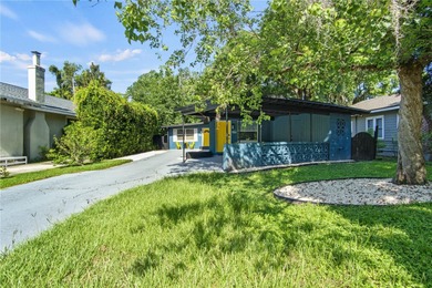 Great opportunity for this duplex in a prime location.
The - photo 2
