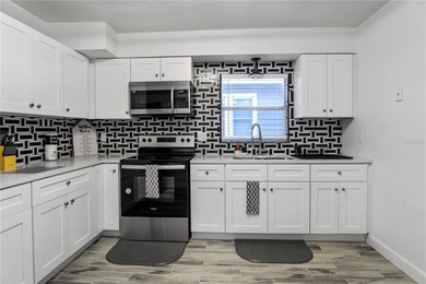 Great opportunity for this duplex in a prime location.
The - photo 7