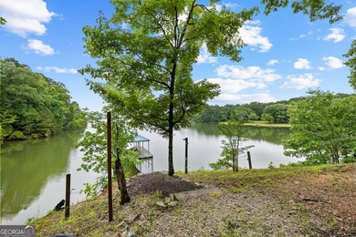 Follow the winding paved driveway through a canopy of mature - photo 10