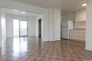Rare and desirable centrally-located building in the heart of - photo 12