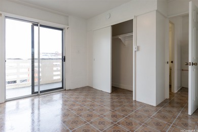 Rare and desirable centrally-located building in the heart of - photo 19