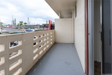 Rare and desirable centrally-located building in the heart of - photo 20