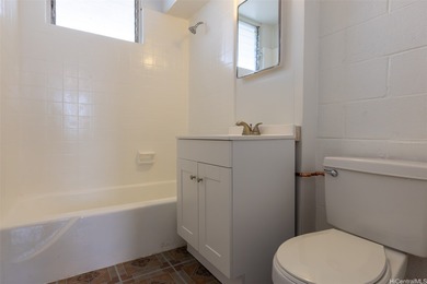Rare and desirable centrally-located building in the heart of - photo 21