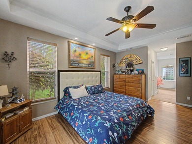 Welcome to this beautifully updated 4-bedroom, 2.5-bath pool - photo 23