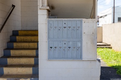 Rare and desirable centrally-located building in the heart of - photo 25