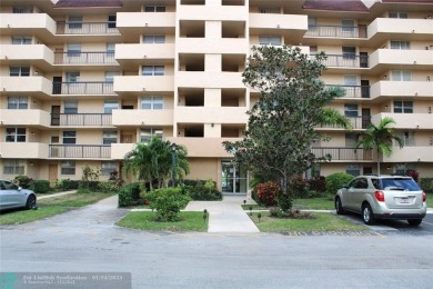 Lake Condo For Sale in Lauderhill, Florida