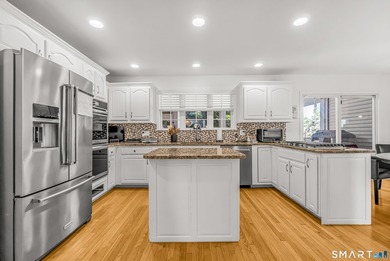 Welcome to this beautifully updated, turn-key Colonial nestled - photo 6