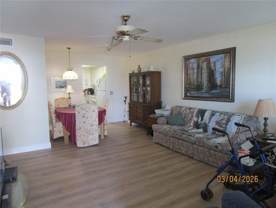 St. Pete's Best Kept Secret! LEASING ALLOWED! 2BR/2Bth First - photo 3