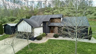 This exceptional 22-acre property blends luxury, craftsmanship - photo 1