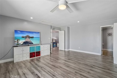 Great 2 story luxury home located in a well established - photo 32