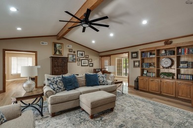 Over $100K in recent renovations that include a full kitchen - photo 8