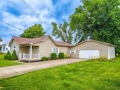 Welcome home to this spacious 2-bedroom, 1.5-bath residence - photo 4
