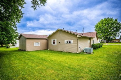 Welcome home to this spacious 2-bedroom, 1.5-bath residence - photo 6