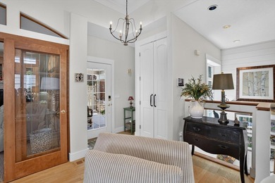 Exceptional custom architect-designed home offering over 4,600 - photo 6