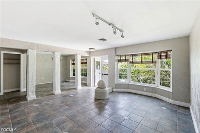 AMAZING OPPORTUNITY to own in highly desirable Yacht Club Colony - photo 11
