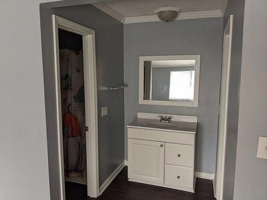 Updated 1BR/1BA Townhome in West AshleyDon't miss this move-in - photo 15