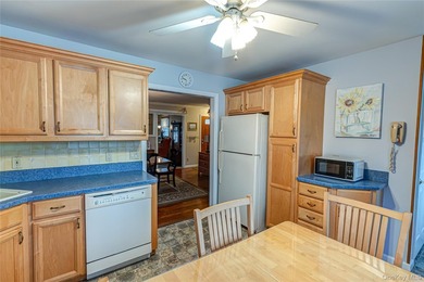 Meticulously maintained with pride of ownership, this sun - photo 15