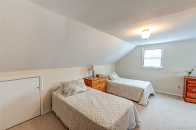 Meticulously maintained with pride of ownership, this sun - photo 25