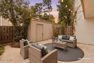 Welcome to 210 Cobblestone in desirable Colony Woods, centrally - photo 8