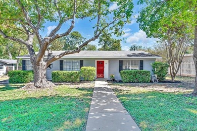 Lake Waco Home For Sale in Woodway Texas