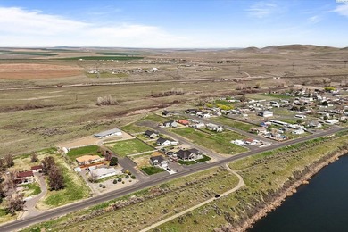 MLS# 282938 MLS# 282929 Just steps from the Columbia River and - photo 1