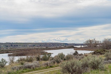 MLS# 282938 MLS# 282929 Just steps from the Columbia River and - photo 2