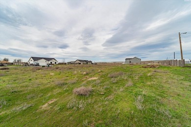 MLS# 282938 MLS# 282929 Just steps from the Columbia River and - photo 9