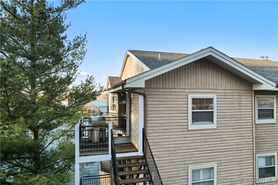 Welcome to your dream retreat! This immaculate 3-bedroom, 2-bath - photo 8